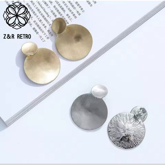 Clip on 2 1/2" matte silver double circle dangle earrings - Picture 4 of 4